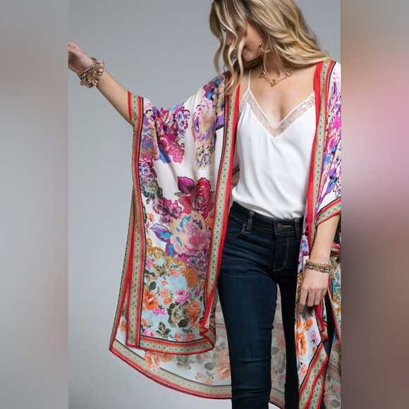 Italian Baroque & Floral Print Kimono w/ Fuchsia & Light Purple Tones - Picture 6 of 7